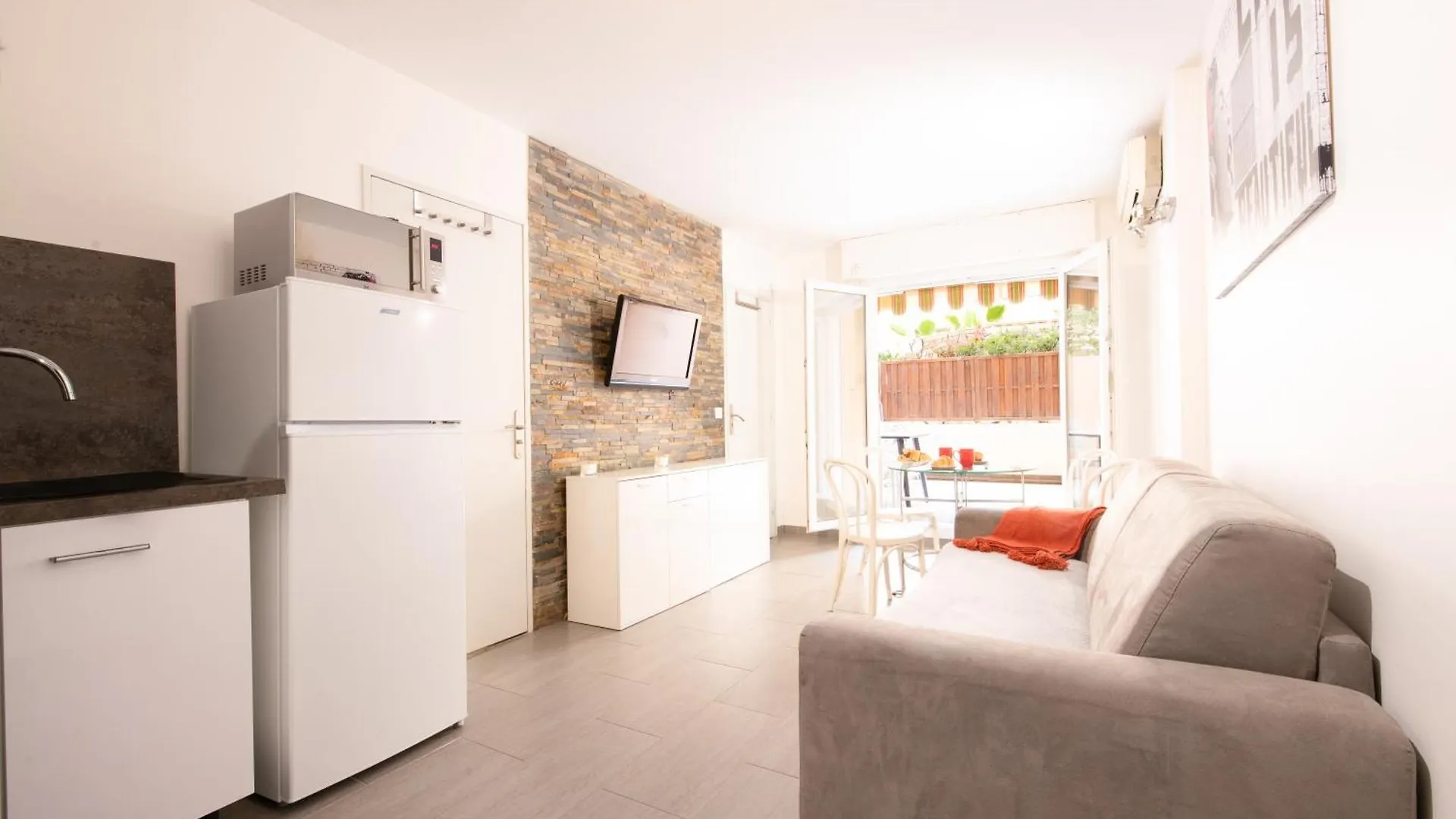 T2 Neuf Centre Ville et Plage Parking Gratuit Sainte-Maxime 0*,  France