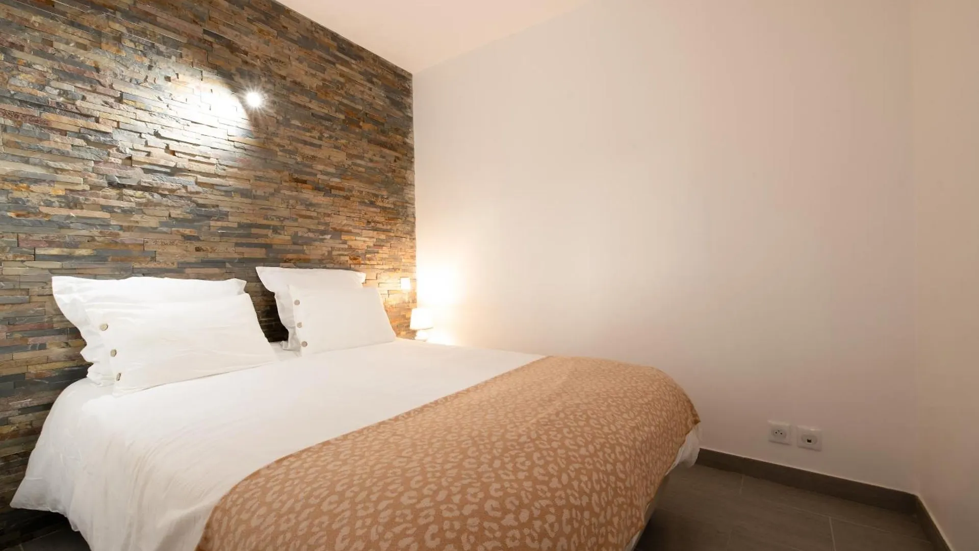 Appartement T2 Neuf Centre Ville et Plage Parking Gratuit Sainte-Maxime