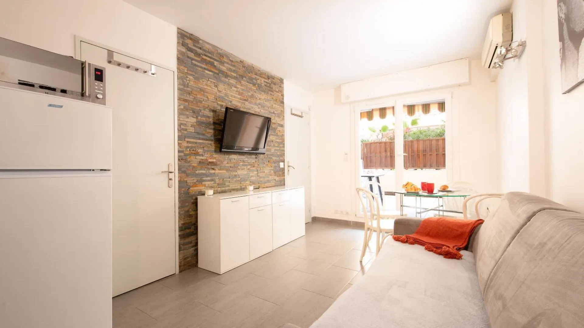 Appartement T2 Neuf Centre Ville et Plage Parking Gratuit Sainte-Maxime France
