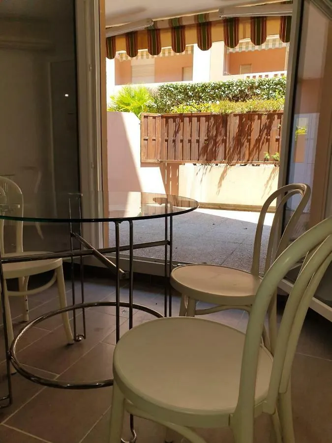 T2 Neuf Centre Ville et Plage Parking Gratuit Sainte-Maxime
