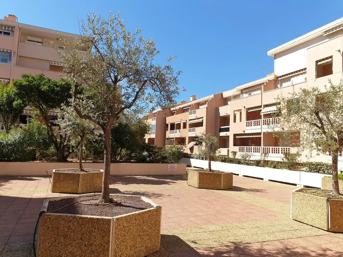 Appartement T2 Neuf Centre Ville et Plage Parking Gratuit Sainte-Maxime
